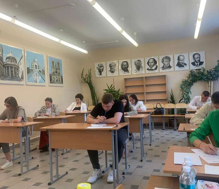 Слушатели ИПКиП по специальности «Правоведение» успешно сдали государственный экзамен