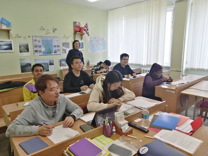 Студенты из Китая