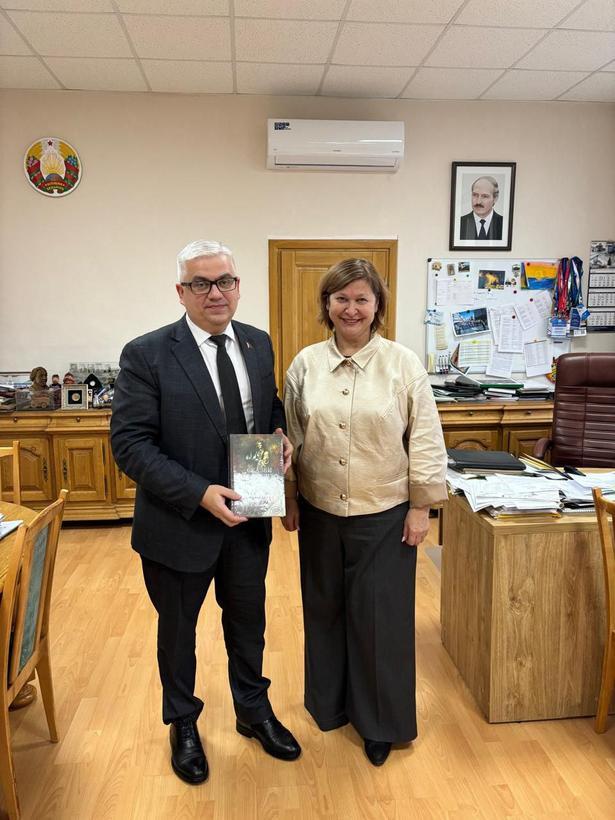 Профессор с ректором ГГТУ им. П.О.Сухого Путято А.В,