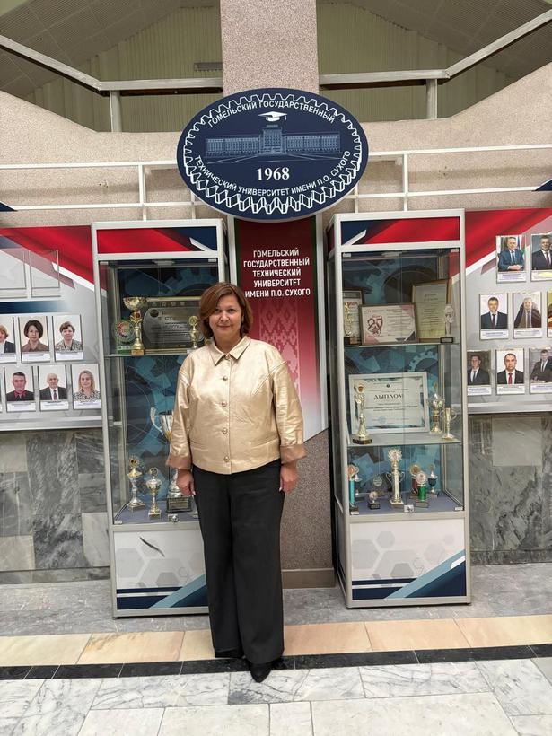 Зверева Эльвира Рафиковна